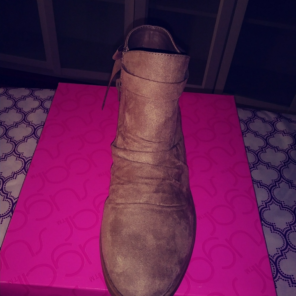 Booties - Picture 3 of 8